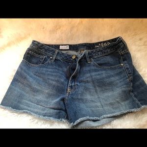 Gap 1969 slim cut off jean shorts size 31R